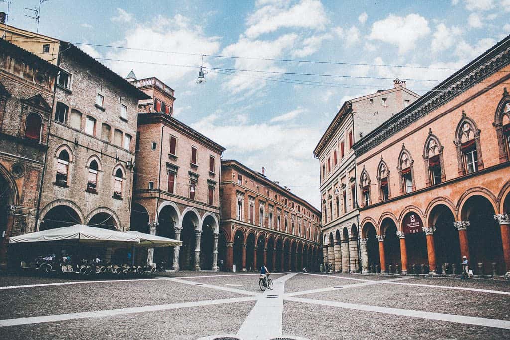 What are the best free things to do in Bologna Italy